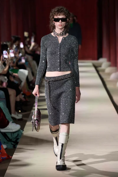 Look 30